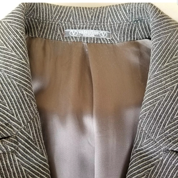 VALENTINO COUTURE. 90'S MEN'S  DESIGNER LONG HERRINGBONE COAT. ITALIAN 52L - Picture 2 of 6